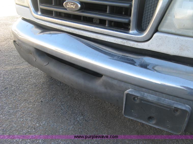 image for item J2913 2003 Ford E350 Super Duty XLT Extended van