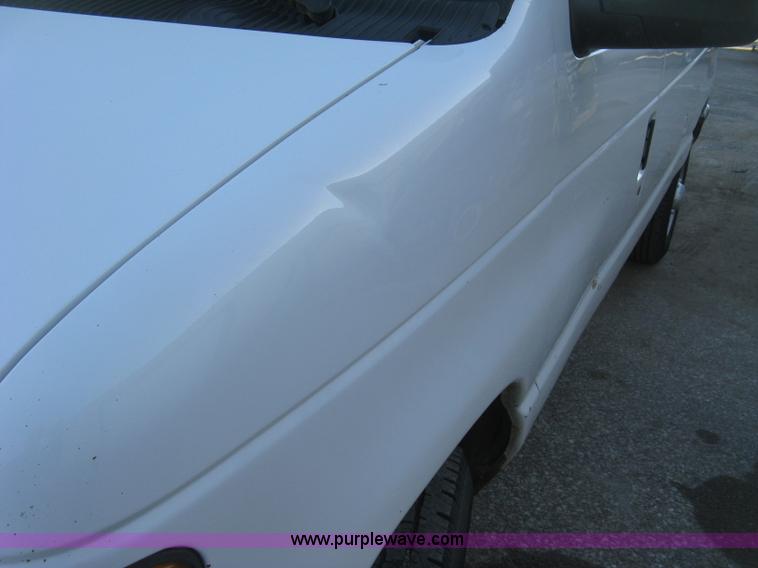 image for item J2913 2003 Ford E350 Super Duty XLT Extended van