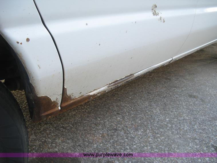 image for item J2913 2003 Ford E350 Super Duty XLT Extended van