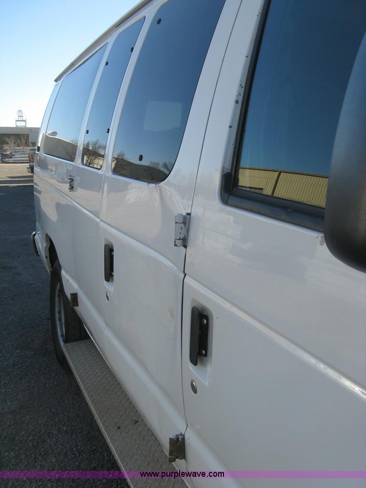 image for item J2913 2003 Ford E350 Super Duty XLT Extended van