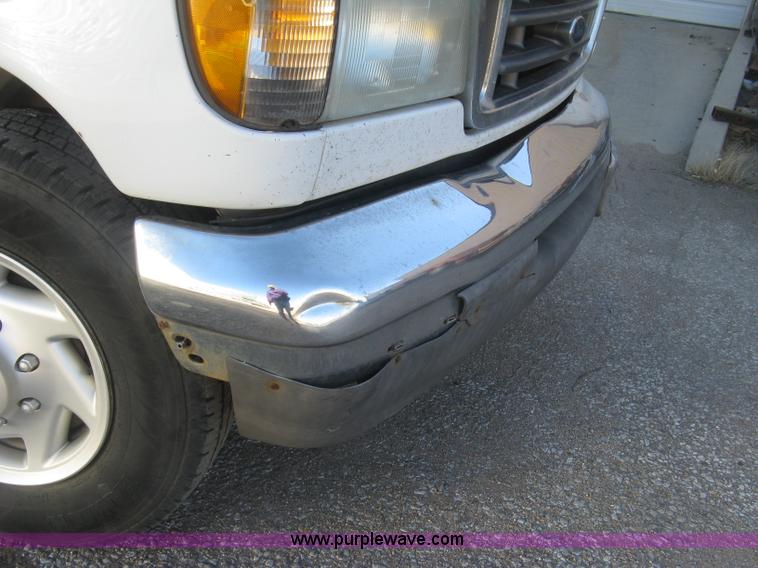 image for item J2913 2003 Ford E350 Super Duty XLT Extended van