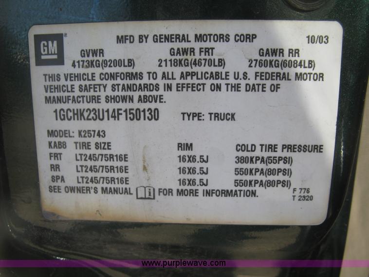 image for item J2942 2004 Chevrolet Silverado 2500HD LT Crew Cab pickup truck