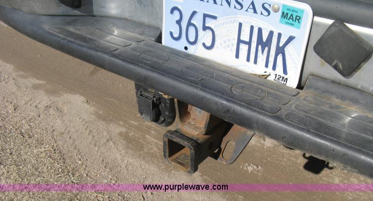 image for item J2942 2004 Chevrolet Silverado 2500HD LT Crew Cab pickup truck