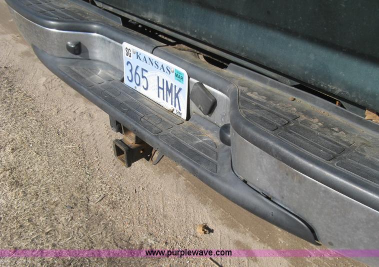 image for item J2942 2004 Chevrolet Silverado 2500HD LT Crew Cab pickup truck