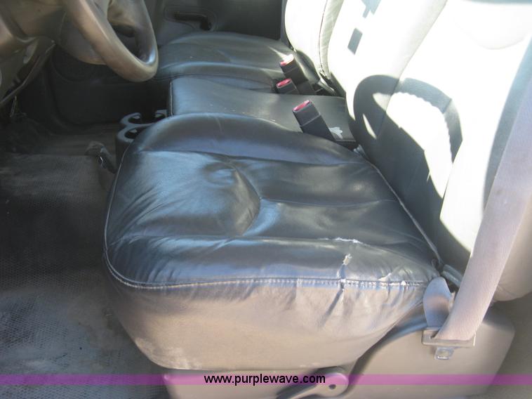 image for item J2943 2006 Chevrolet Silverado 2500HD flatbed pickup truck