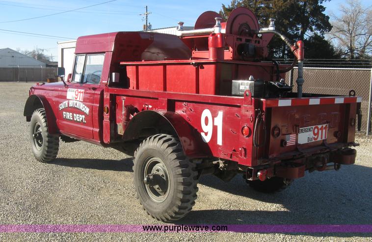 image for item J2962 1968 Kaiser Jeep M715 fire truck