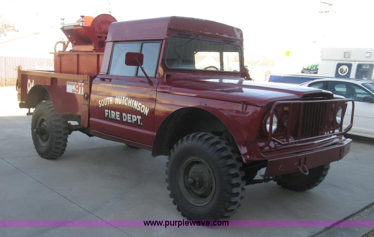 image for item J2962 1968 Kaiser Jeep M715 fire truck