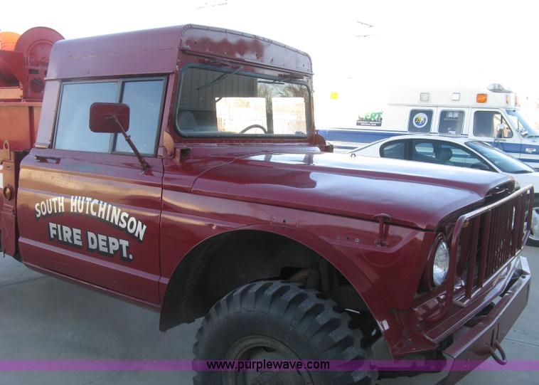 image for item J2962 1968 Kaiser Jeep M715 fire truck