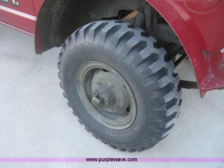 image for item J2962 1968 Kaiser Jeep M715 fire truck