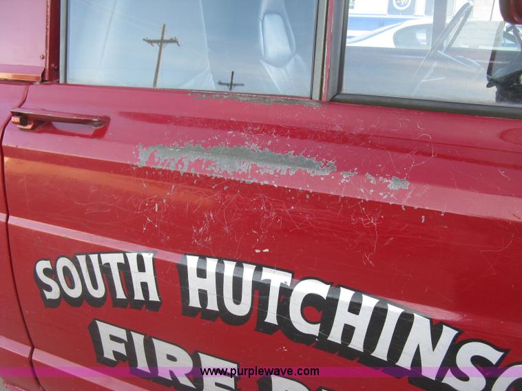 image for item J2962 1968 Kaiser Jeep M715 fire truck