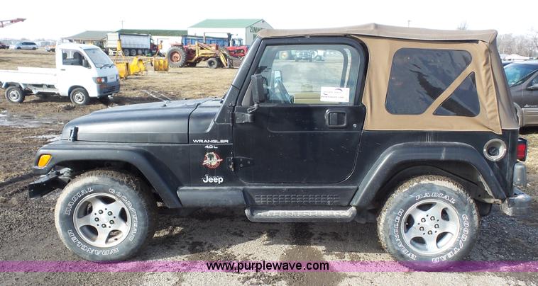 image for item J4516 1999 Jeep Wrangler Sahara SUV