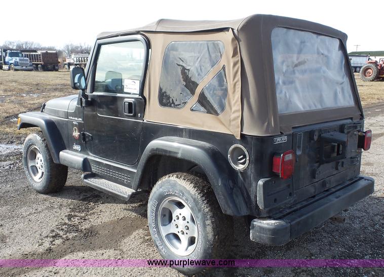 image for item J4516 1999 Jeep Wrangler Sahara SUV