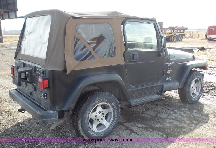 image for item J4516 1999 Jeep Wrangler Sahara SUV