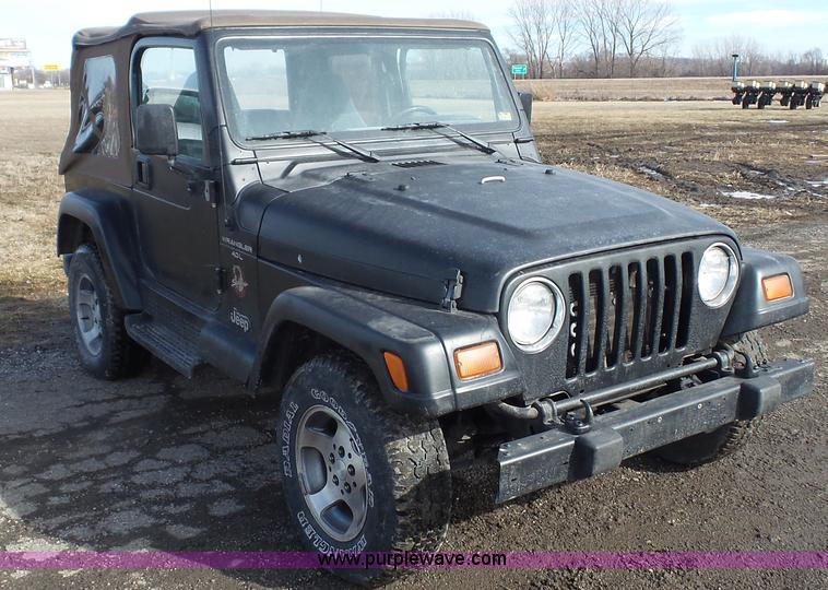 image for item J4516 1999 Jeep Wrangler Sahara SUV