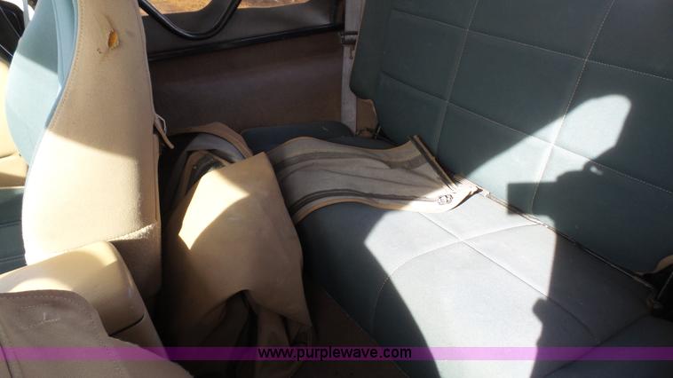 image for item J4516 1999 Jeep Wrangler Sahara SUV