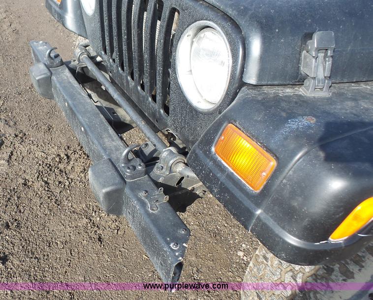 image for item J4516 1999 Jeep Wrangler Sahara SUV