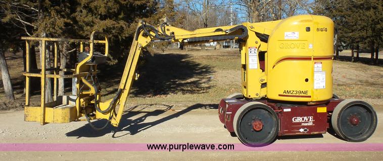 image for item J4653 1998 Grove AM239NE boom lift