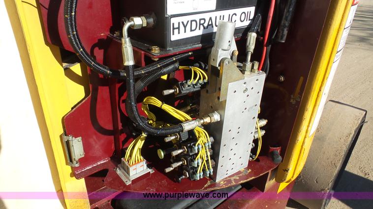 image for item J4653 1998 Grove AM239NE boom lift