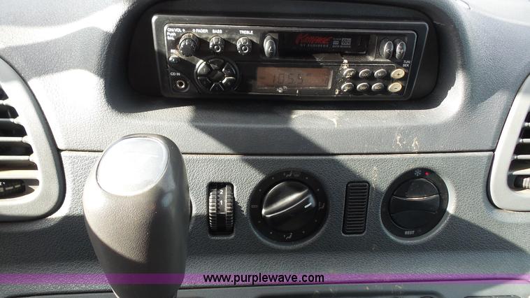 image for item J4656 2002 Freightliner Sprinter van