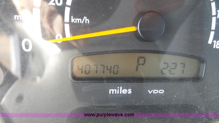 image for item J4656 2002 Freightliner Sprinter van