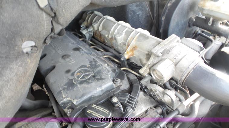 image for item J4656 2002 Freightliner Sprinter van