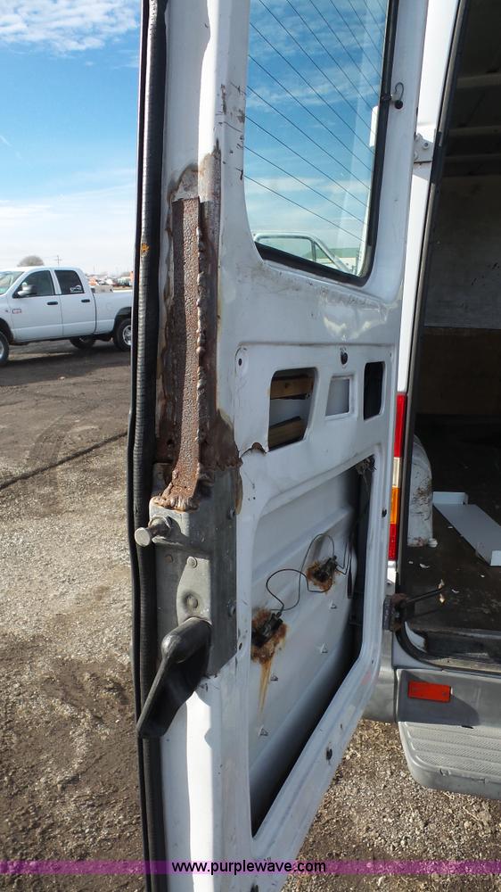 image for item J4656 2002 Freightliner Sprinter van