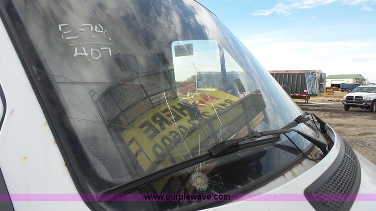 image for item J4656 2002 Freightliner Sprinter van