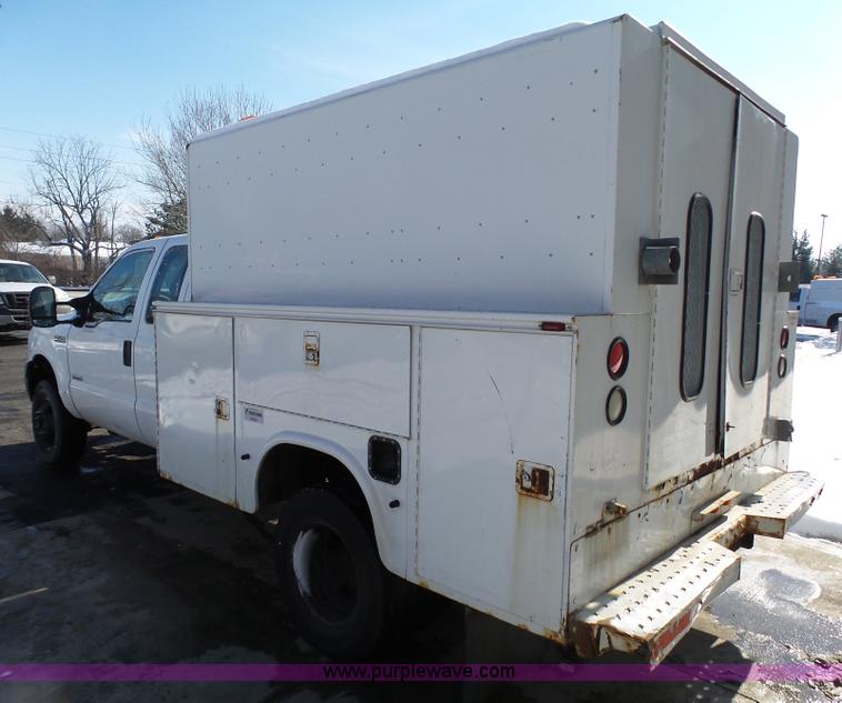 image for item J7374 2005 Ford F350 Super Duty SuperCab utility truck
