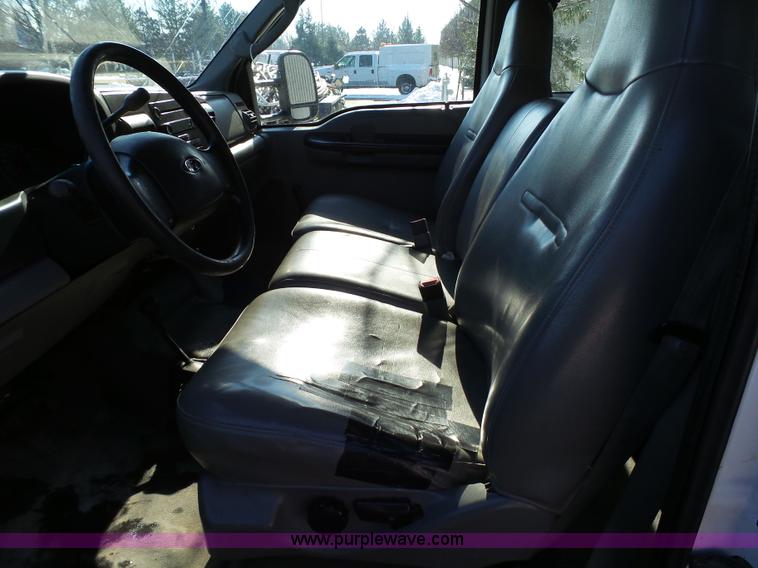 image for item J7374 2005 Ford F350 Super Duty SuperCab utility truck