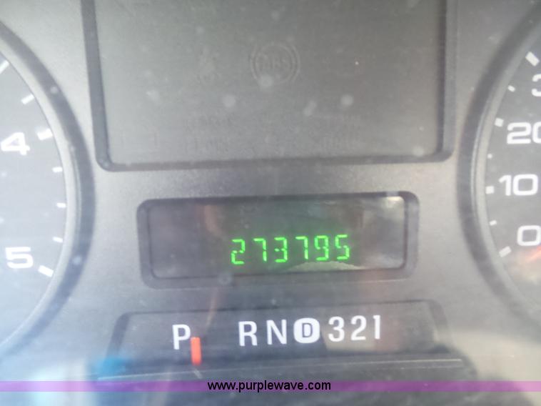 image for item J7374 2005 Ford F350 Super Duty SuperCab utility truck