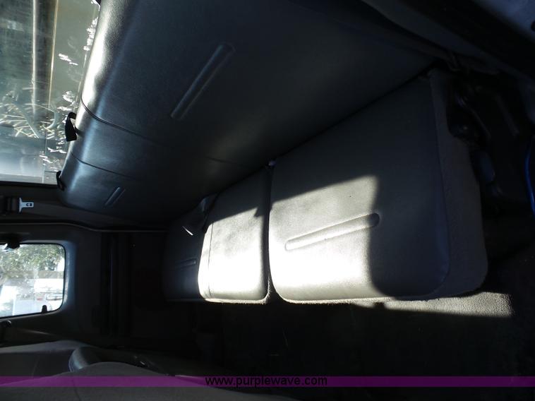 image for item J7374 2005 Ford F350 Super Duty SuperCab utility truck