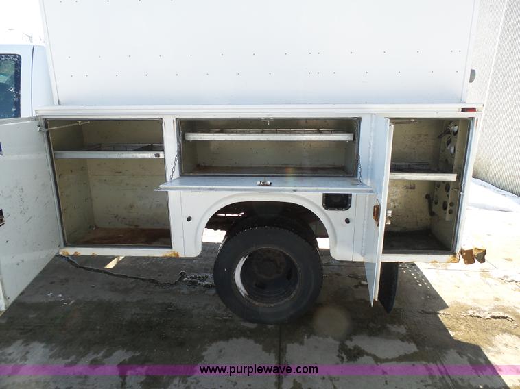 image for item J7374 2005 Ford F350 Super Duty SuperCab utility truck