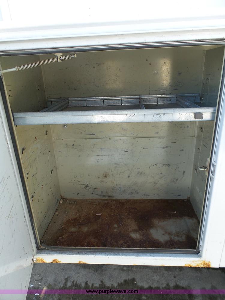 image for item J7374 2005 Ford F350 Super Duty SuperCab utility truck