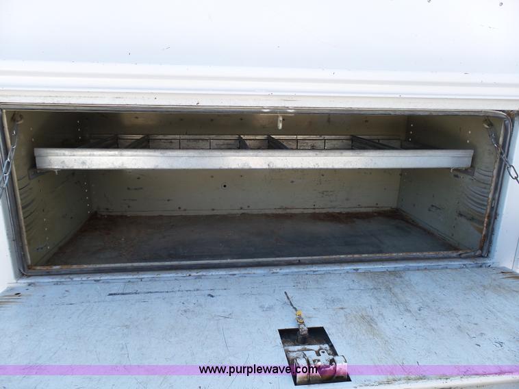 image for item J7374 2005 Ford F350 Super Duty SuperCab utility truck