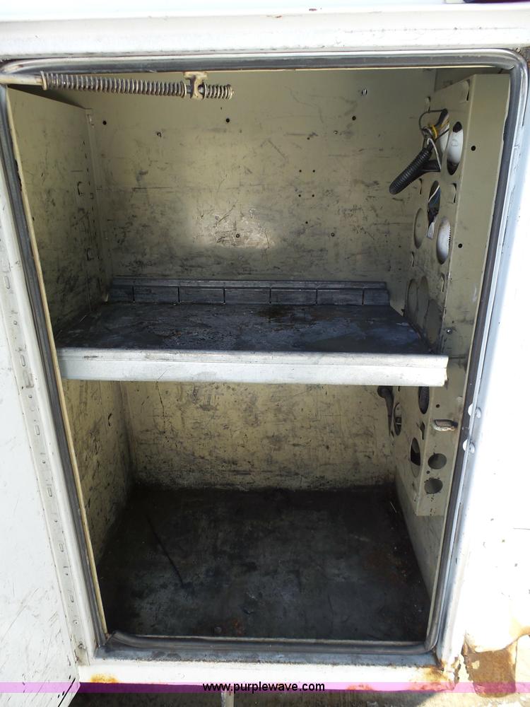 image for item J7374 2005 Ford F350 Super Duty SuperCab utility truck