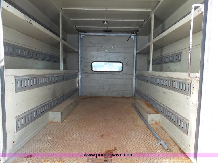 image for item J7374 2005 Ford F350 Super Duty SuperCab utility truck