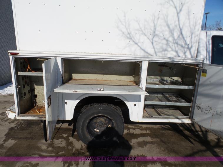 image for item J7374 2005 Ford F350 Super Duty SuperCab utility truck