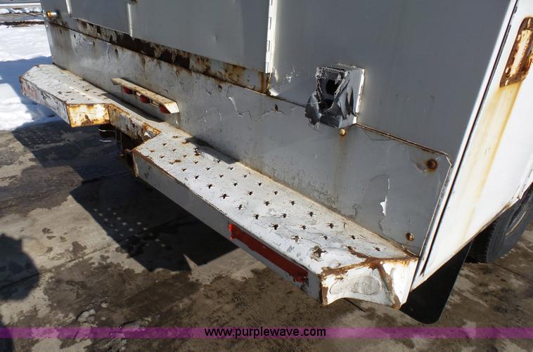 image for item J7374 2005 Ford F350 Super Duty SuperCab utility truck