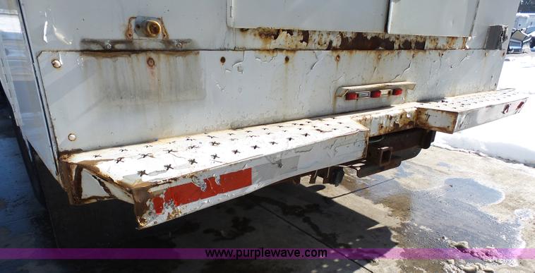 image for item J7374 2005 Ford F350 Super Duty SuperCab utility truck