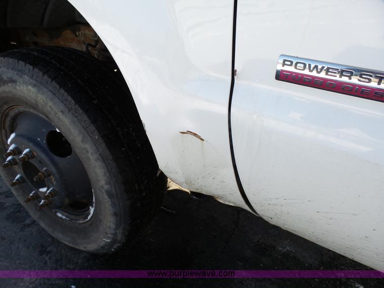 image for item J7374 2005 Ford F350 Super Duty SuperCab utility truck