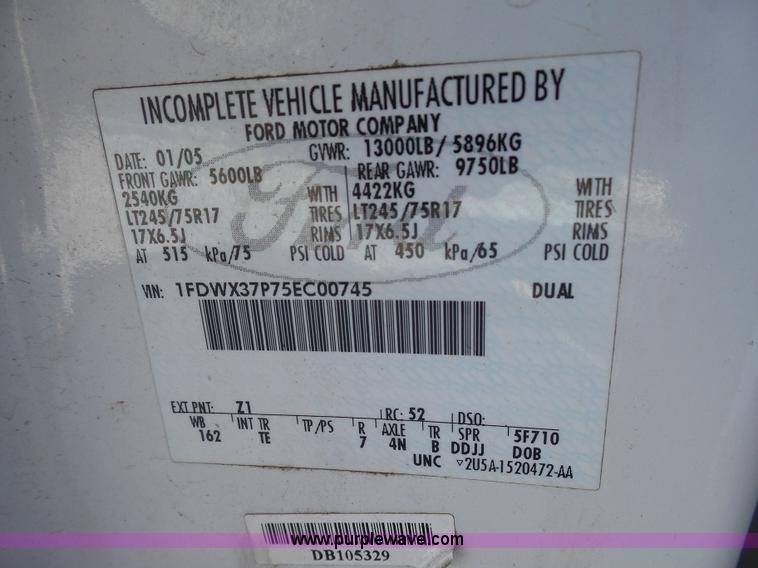 image for item J7374 2005 Ford F350 Super Duty SuperCab utility truck