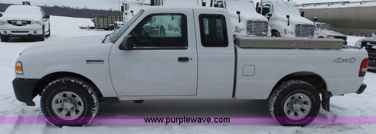 image for item J7384 2009 Ford Ranger SuperCab pickup truck
