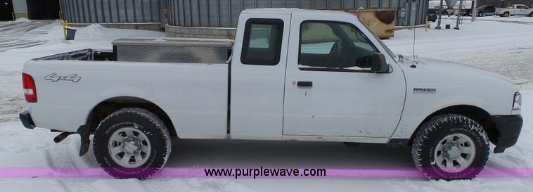 image for item J7384 2009 Ford Ranger SuperCab pickup truck