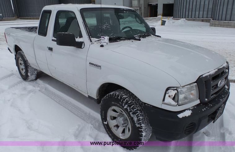 image for item J7384 2009 Ford Ranger SuperCab pickup truck