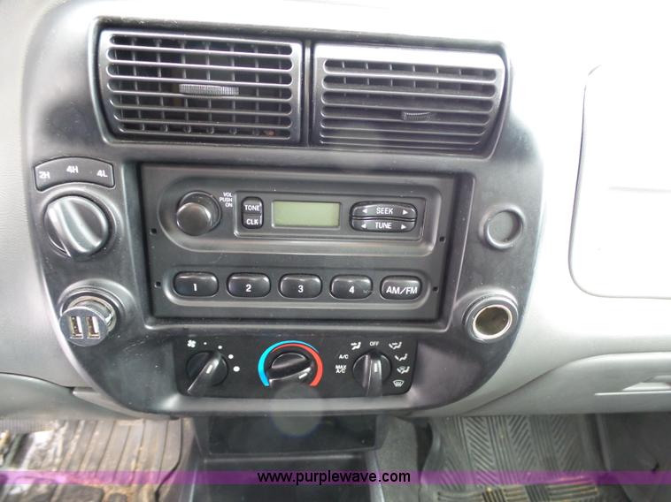 image for item J7384 2009 Ford Ranger SuperCab pickup truck