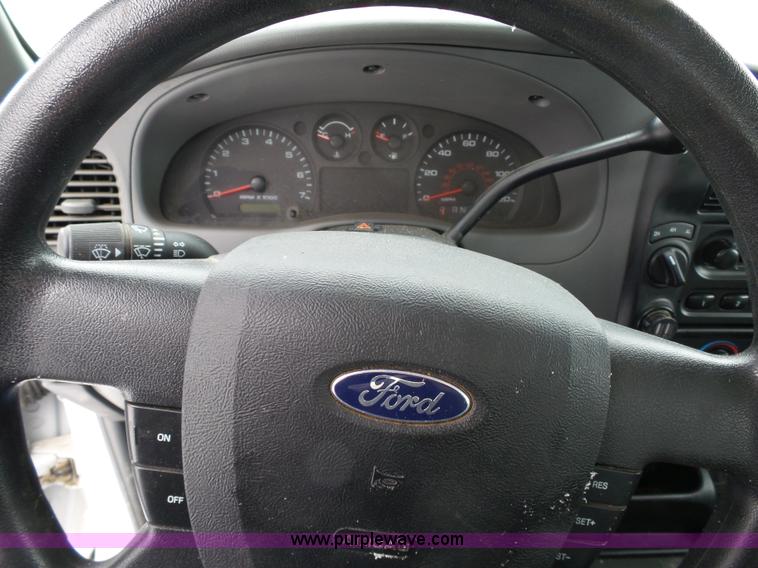 image for item J7384 2009 Ford Ranger SuperCab pickup truck