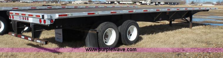image for item J7619 2009 Utility FS2CHA flatbed trailer