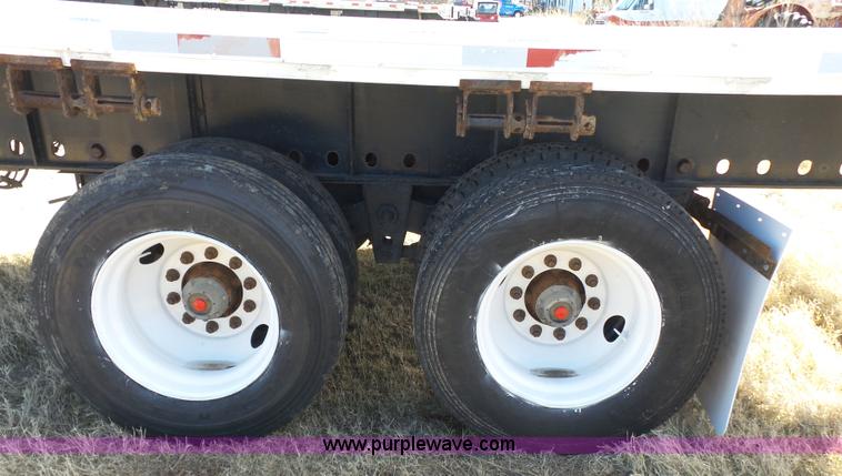 image for item J7619 2009 Utility FS2CHA flatbed trailer