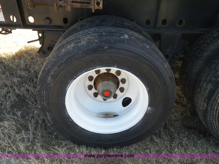 image for item J7619 2009 Utility FS2CHA flatbed trailer