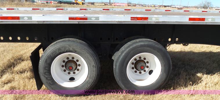 image for item J7619 2009 Utility FS2CHA flatbed trailer